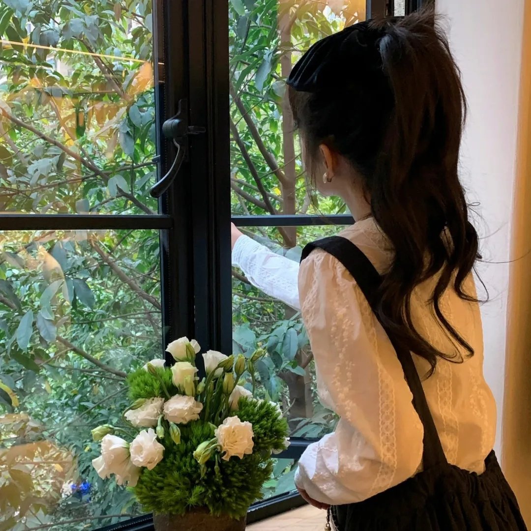 皮裘大衣女人